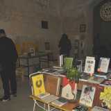 La libreria era specializzata in editoria per immagini con fumetti, libri fotografici e libri per l'infanzia